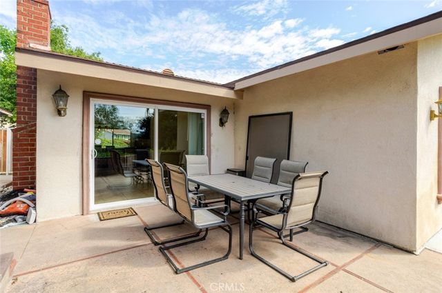 6300 La Reina Drive, Tujunga, CA 91042