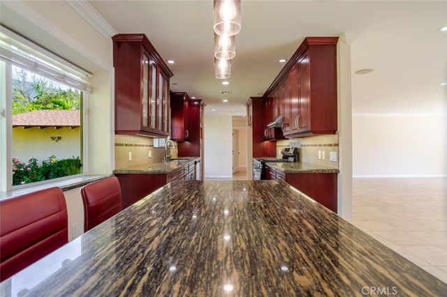 6300 La Reina Drive, Tujunga, CA 91042