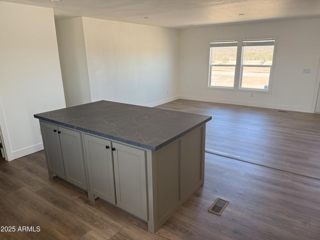 Image 11 of property listing at 40325 W HARRISON Street, Tonopah, AZ 85354
