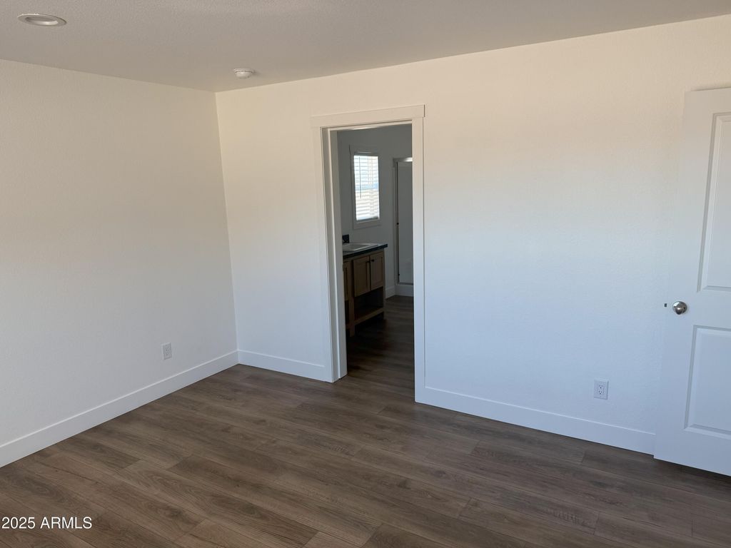 Image 15 of property listing at 40325 W HARRISON Street, Tonopah, AZ 85354