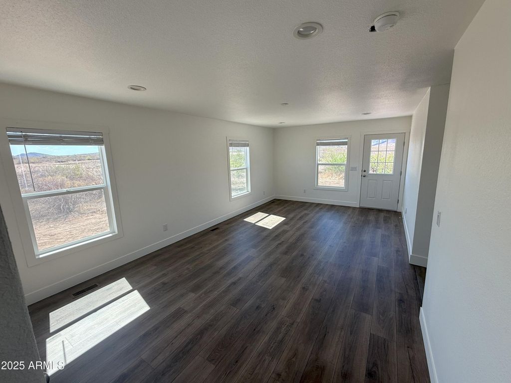 Image 19 of property listing at 40325 W HARRISON Street, Tonopah, AZ 85354