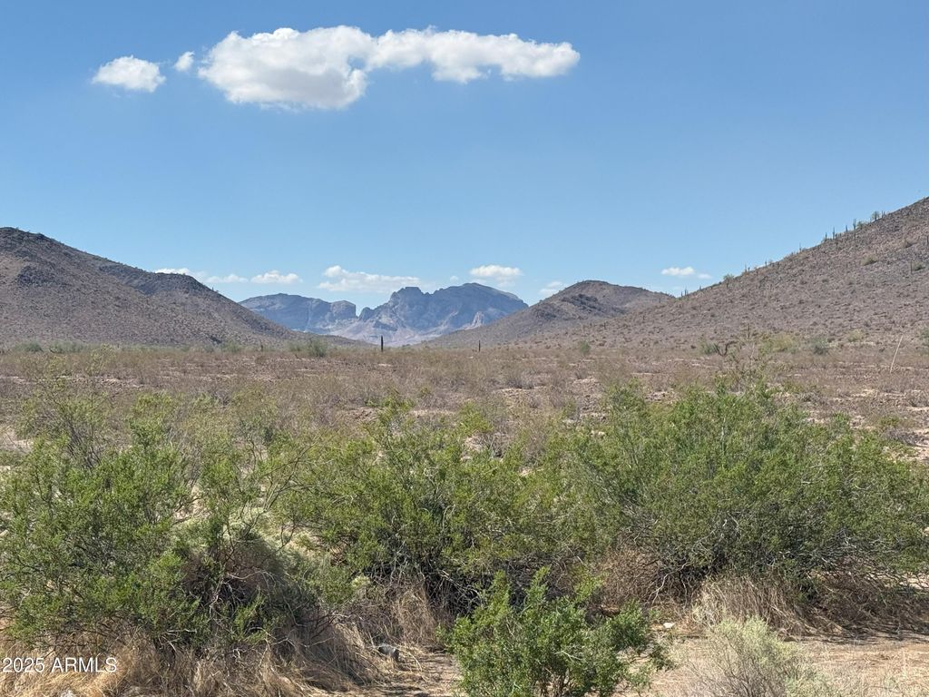 Image 22 of property listing at 40325 W HARRISON Street, Tonopah, AZ 85354