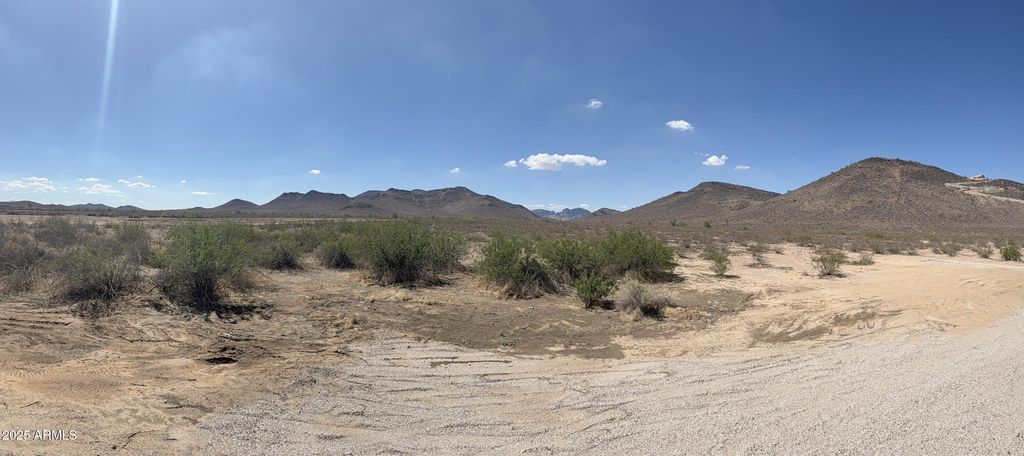 Image 24 of property listing at 40325 W HARRISON Street, Tonopah, AZ 85354