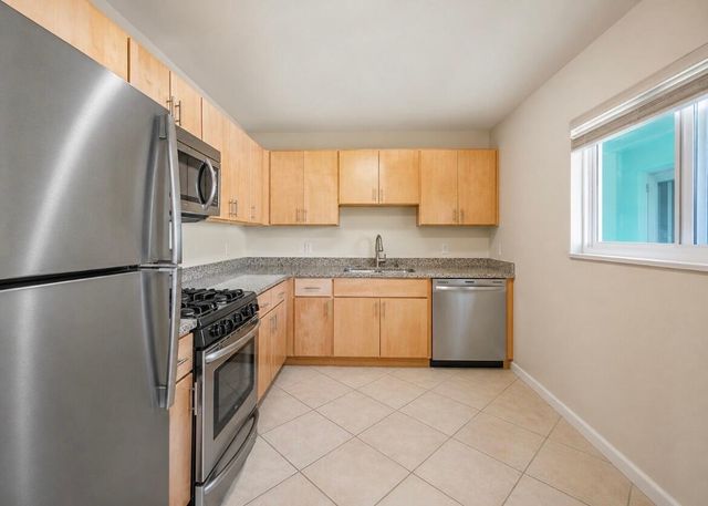 421 S LAKESIDE Drive 7, Lake Worth Beach, FL 33460