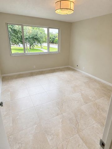 421 S LAKESIDE Drive 7, Lake Worth Beach, FL 33460