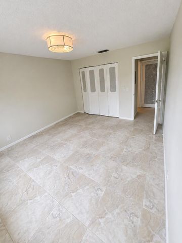 421 S LAKESIDE Drive 7, Lake Worth Beach, FL 33460