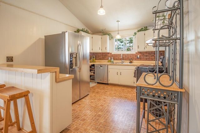10 Belmont Drive, Barnstead, NH 03225