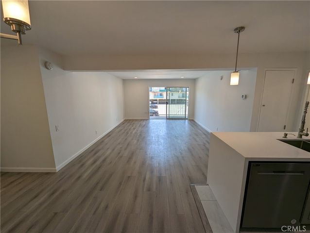 5460 White Oak G222, Encino, CA 91316