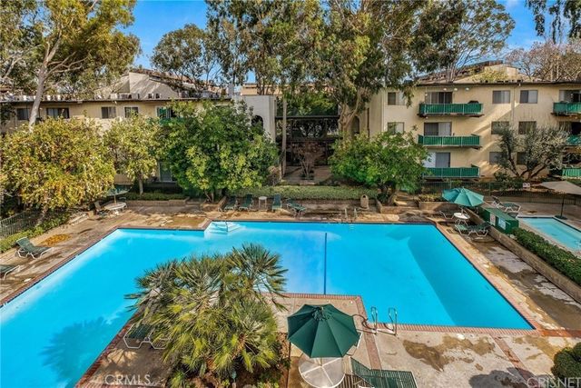 5460 White Oak G222, Encino, CA 91316