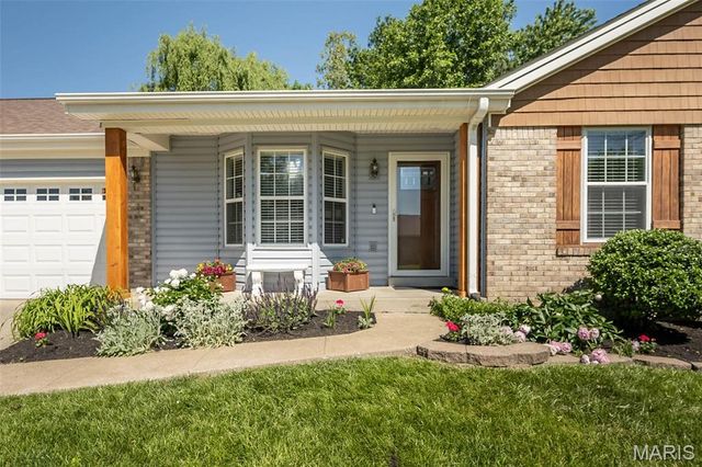 403 Pandora Court, St Peters, MO 63376