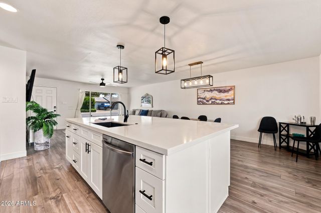 8601 E THORNWOOD Drive, Scottsdale, AZ 85251