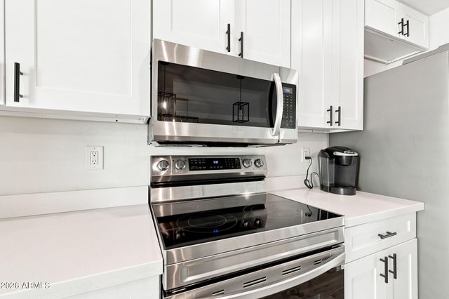 8601 E THORNWOOD Drive, Scottsdale, AZ 85251