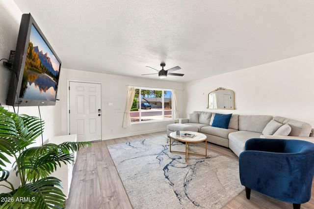 8601 E THORNWOOD Drive, Scottsdale, AZ 85251