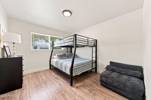 8601 E THORNWOOD Drive, Scottsdale, AZ 85251