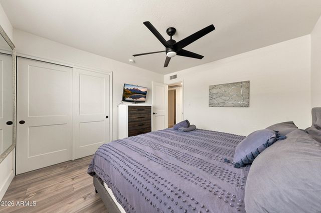 8601 E THORNWOOD Drive, Scottsdale, AZ 85251