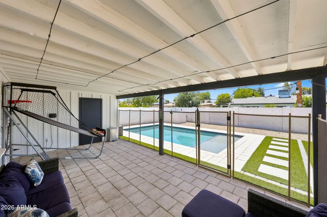8601 E THORNWOOD Drive, Scottsdale, AZ 85251