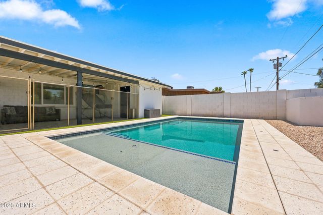 8601 E THORNWOOD Drive, Scottsdale, AZ 85251