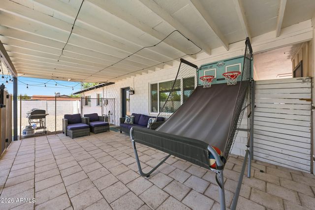 8601 E THORNWOOD Drive, Scottsdale, AZ 85251