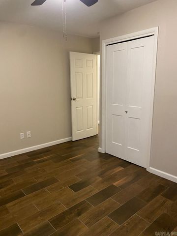 8815 Cloverhill, Little Rock, AR 72205