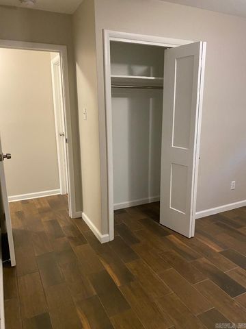 8815 Cloverhill, Little Rock, AR 72205