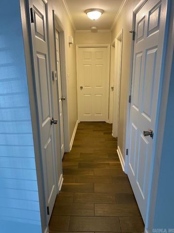 8815 Cloverhill, Little Rock, AR 72205