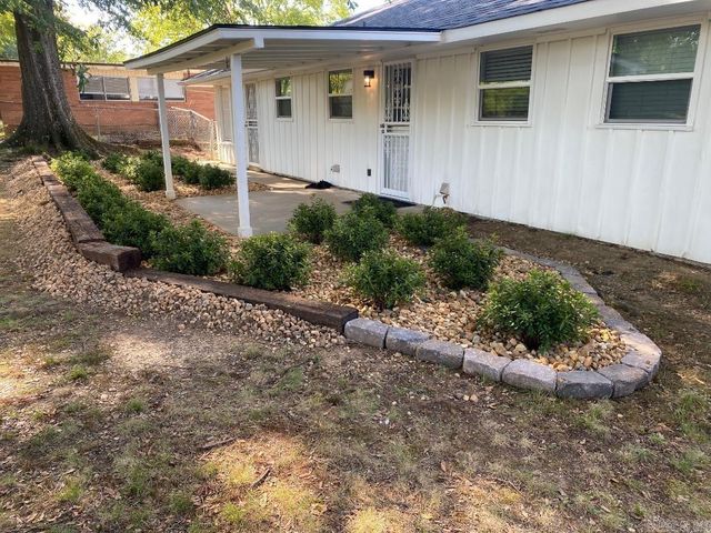 8815 Cloverhill, Little Rock, AR 72205