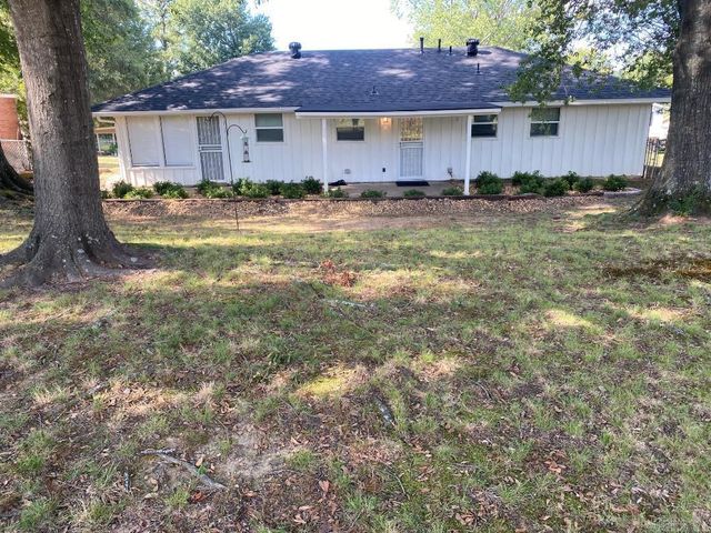 8815 Cloverhill, Little Rock, AR 72205