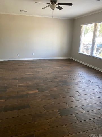 8815 Cloverhill, Little Rock, AR 72205