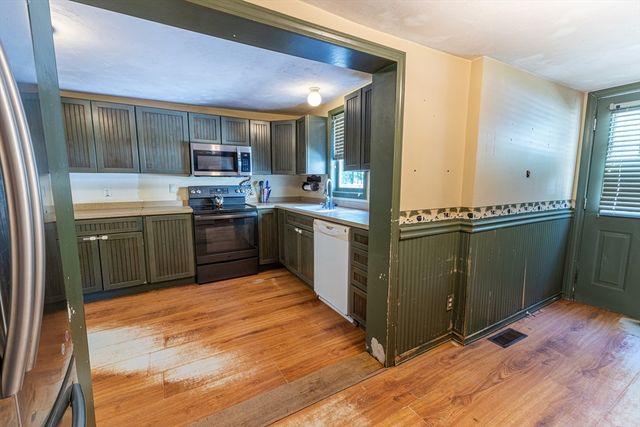 30 Second St, Leicester, MA 01611