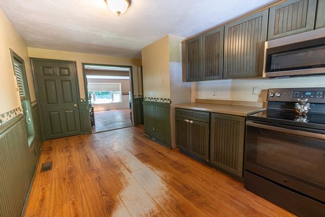 30 Second St, Leicester, MA 01611