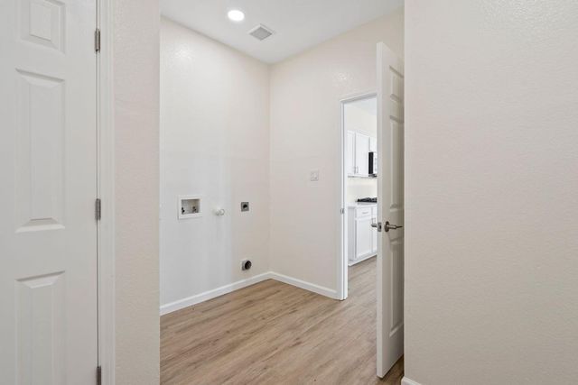 101 Redwood DR, Kyle, TX 78640