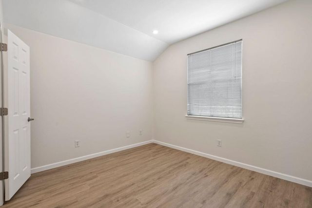 101 Redwood DR, Kyle, TX 78640