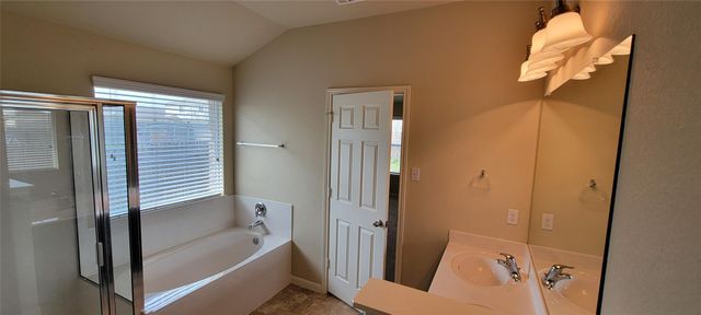 207 Wild Cat DR, Bastrop, TX 78602