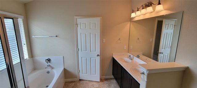 207 Wild Cat DR, Bastrop, TX 78602