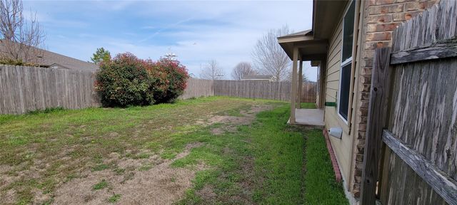 207 Wild Cat DR, Bastrop, TX 78602