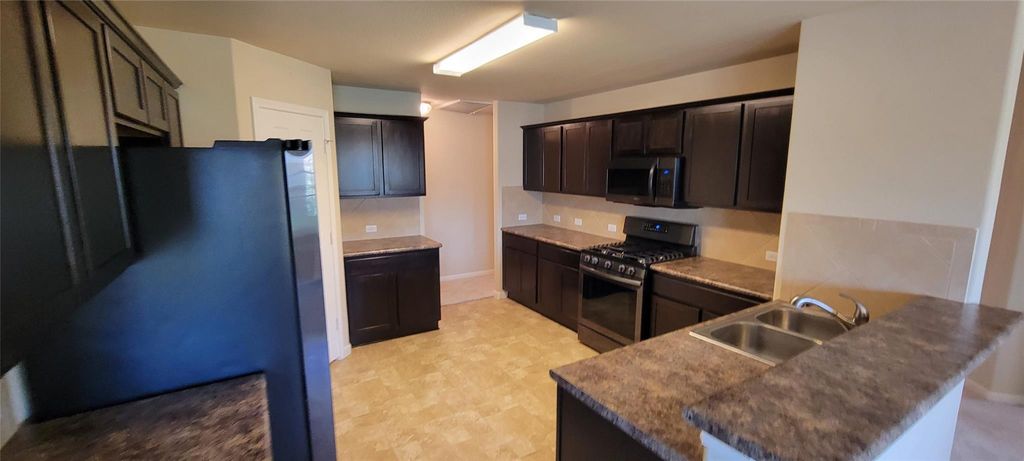 207 Wild Cat DR, Bastrop, TX 78602