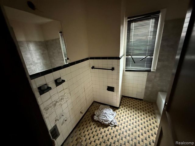 12864 Burt Road, Detroit, MI 48223