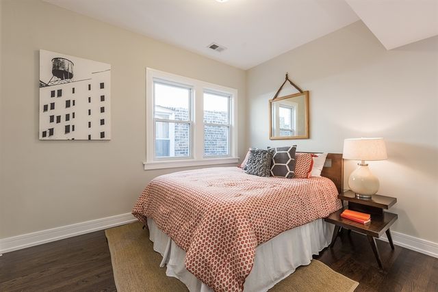 2434 N Avers Avenue 1, Chicago, IL 60647