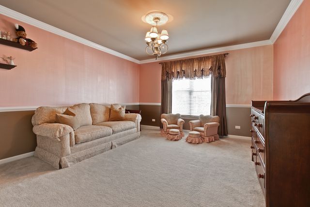 10 Eagle Ridge Drive, Hawthorn Woods, IL 60047