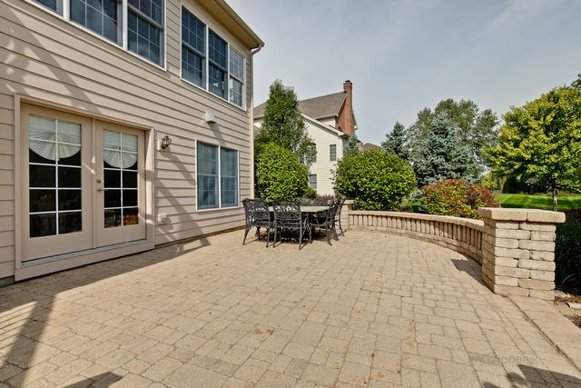 10 Eagle Ridge Drive, Hawthorn Woods, IL 60047