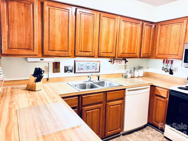 4613 Hamory Drive, Charlotte, NC 28212
