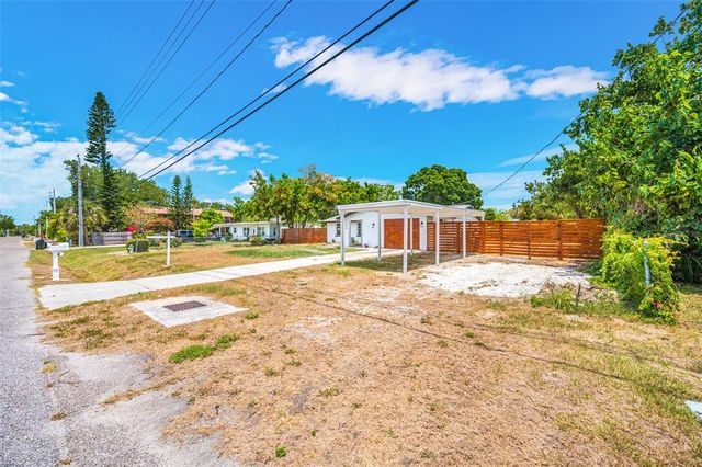 208 PALMETTO ROAD W, Nokomis, FL 34275