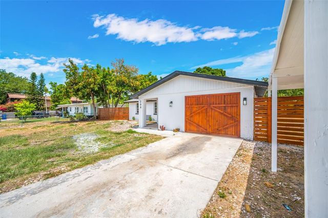 208 PALMETTO ROAD W, Nokomis, FL 34275