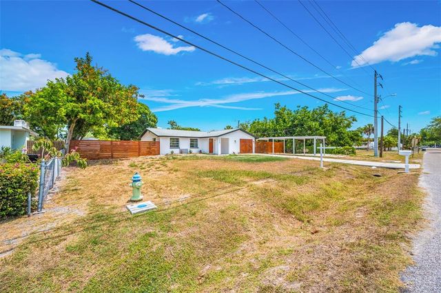208 PALMETTO ROAD W, Nokomis, FL 34275