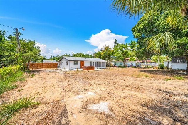 208 PALMETTO ROAD W, Nokomis, FL 34275