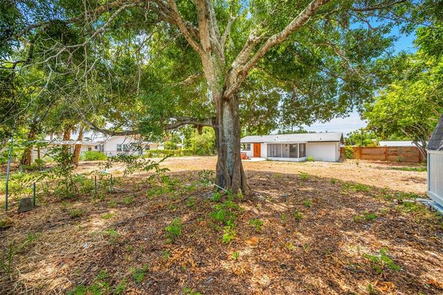 208 PALMETTO ROAD W, Nokomis, FL 34275