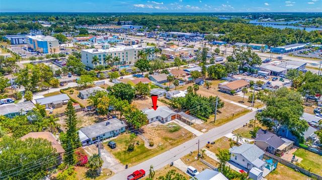 208 PALMETTO ROAD W, Nokomis, FL 34275