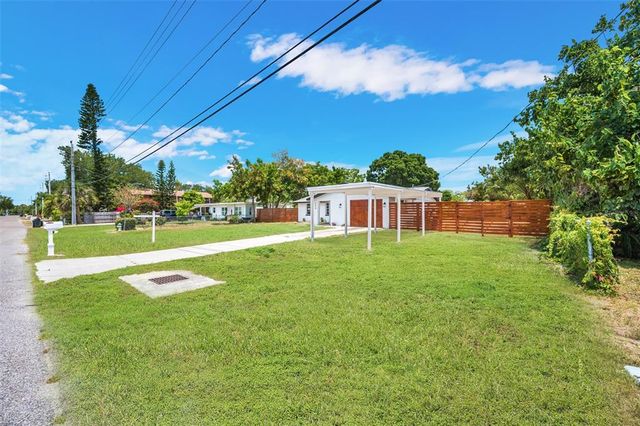 208 PALMETTO ROAD W, Nokomis, FL 34275