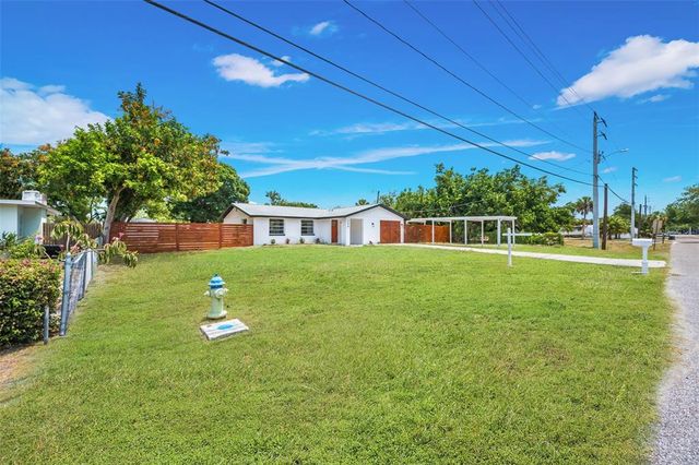 208 PALMETTO ROAD W, Nokomis, FL 34275