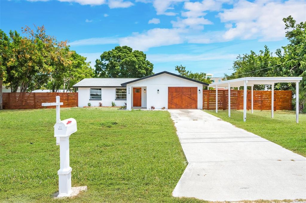 208 PALMETTO ROAD W, Nokomis, FL 34275